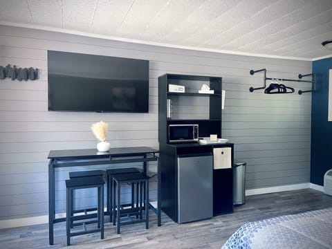 TeePee Room 10-Newly Renovated Apartment in Michigan