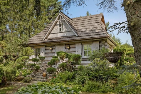 Property building, Day, Garden, Garden view