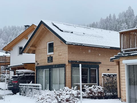 Property building, Day, Winter, Parking