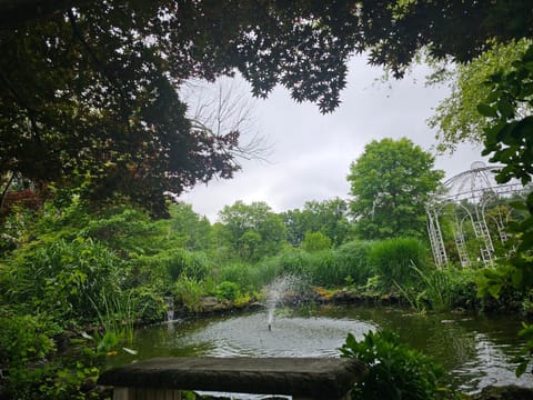 Winridge Manor Bed and Breakfast in Madison Heights