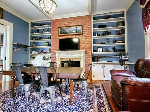 Winridge Manor Bed and Breakfast in Madison Heights