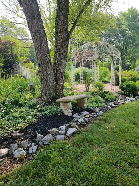 Winridge Manor Bed and Breakfast in Madison Heights