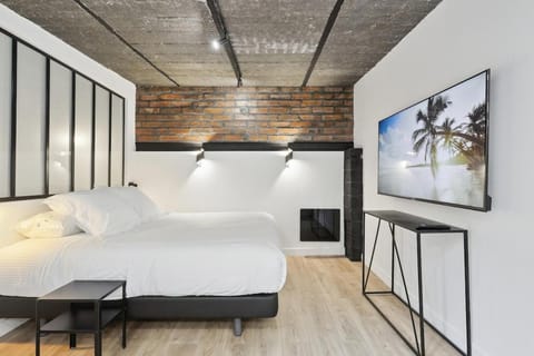 Maisons Alfort 6 Luxurious little house with private garden and Jacuzzi Apartment in Créteil