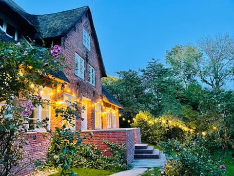 Property building, Garden, Balcony/Terrace, Balcony/Terrace, Garden view