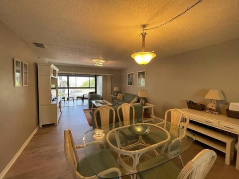 GULFBEACHPLACE HOLMES BEACH House in Holmes Beach