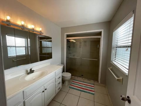 GULFBEACHPLACE HOLMES BEACH House in Holmes Beach