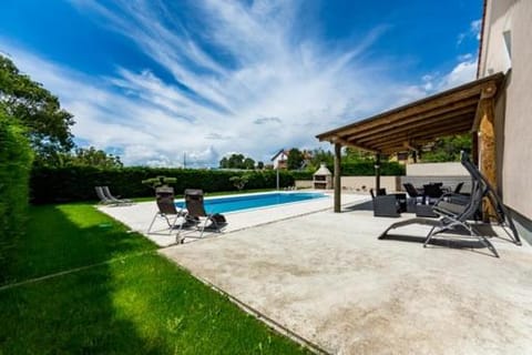 Garden, Swimming pool