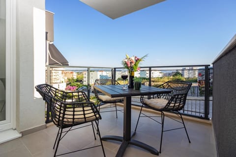 View (from property/room), Balcony/Terrace