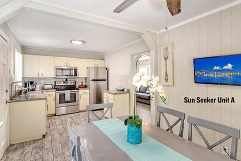 TV and multimedia, Kitchen or kitchenette, Dining area, fireplace, minibar, pet friendly, stove