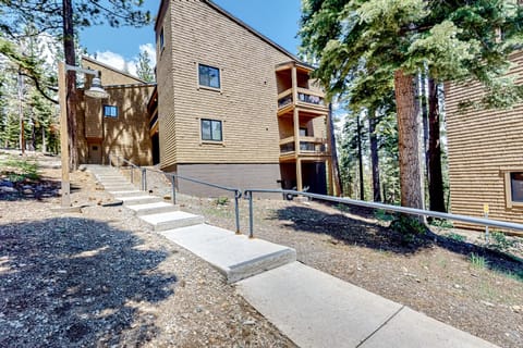 Powder Pines Retreat Apartment in Northstar Drive