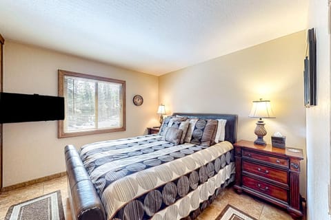 Powder Pines Retreat Apartment in Northstar Drive