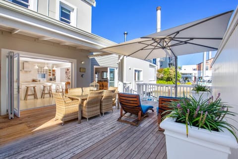 Patio, Day, Balcony/Terrace