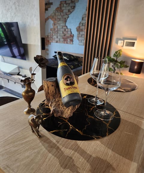 Luxury Apartments, self check in 24 h & Free Parking Apartment in Krakow