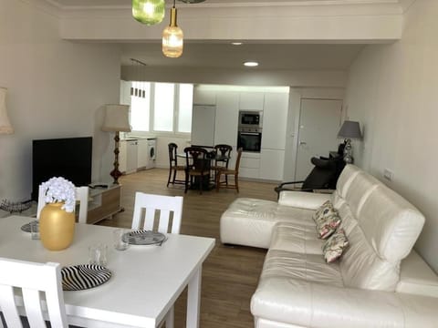 TV and multimedia, Living room, Dining area