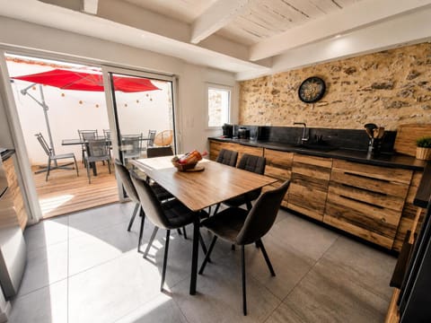 Patio, stove, kitchen