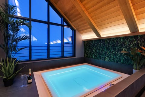 Hot Tub, Sea view