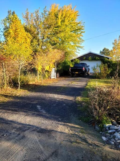 Country Cottage House in Keuka Park