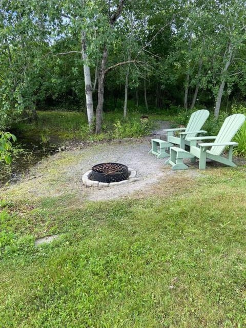 Country Cottage House in Keuka Park