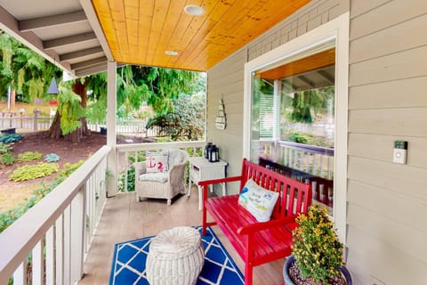 Island Cottage House in Camano Island