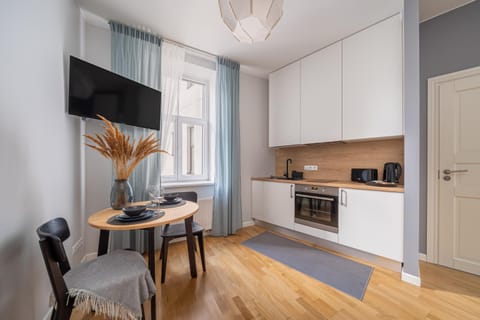 TV and multimedia, View (from property/room), Living room, Dining area, pet friendly, stove, kitchen