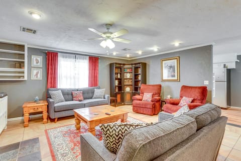 Lawton Home with Deck, Near Casinos and Museums! House in Lawton