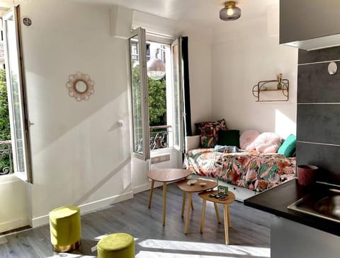 Living room, Photo of the whole room