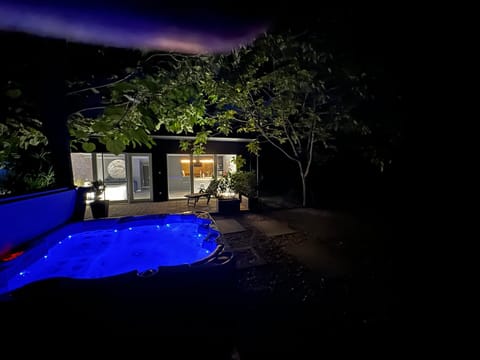 Night, Hot Tub