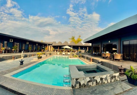 Property building, Swimming pool