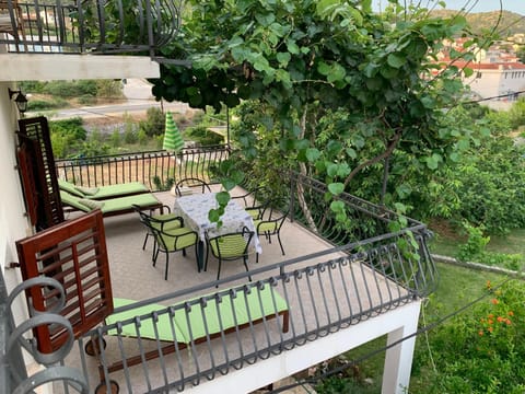 Patio, Garden view