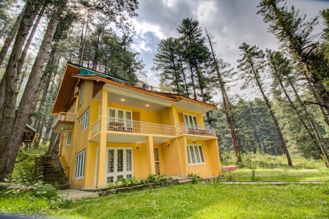 Property building, Natural landscape, Garden