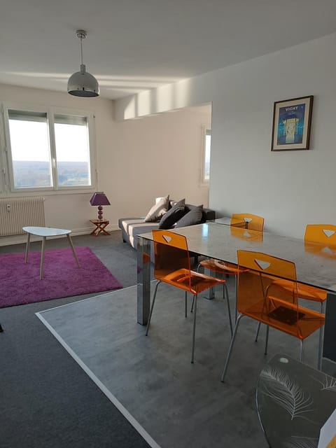 Living room, Dining area, Landmark view, Mountain view, River view