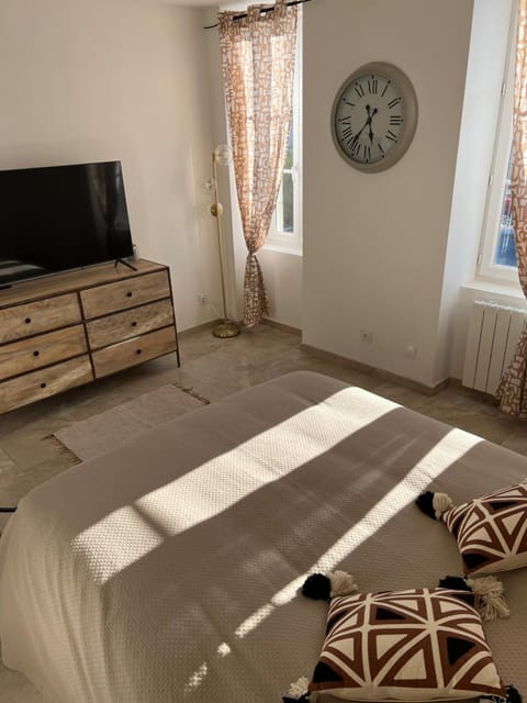 LE JEAN JAURÈS Arrivée Autonome Apartment in Centre-Val de Loire