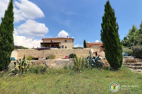 Le Bonlieu des Volets rouges House in Provence-Alpes-Côte d'Azur