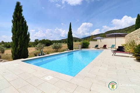 Swimming pool, sunbed