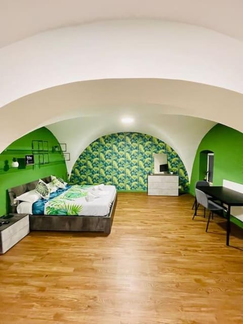 Bed, Living room, Photo of the whole room, Seating area, Bedroom