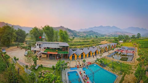 Natural landscape, Bird's eye view, Hot Spring Bath, Balcony/Terrace, Mountain view, Pool view, Swimming pool, Public Bath