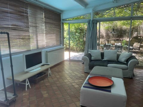 Agréable maison de 65 m2 avec grande piscine House in Aix-en-Provence