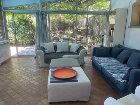 Agréable maison de 65 m2 avec grande piscine House in Aix-en-Provence