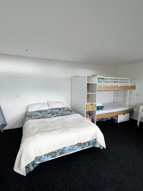 Waipu Cove Beach Stay Apartment in Auckland Region