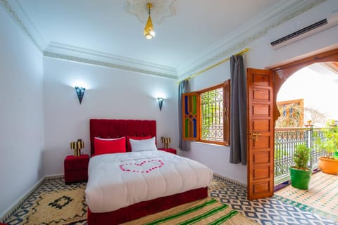 Bed, Photo of the whole room, Bedroom, air conditioner