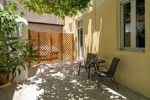Patio, Balcony/Terrace