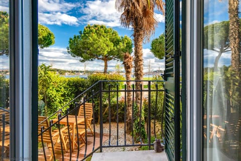 Spring, Day, Natural landscape, Garden, Garden, View (from property/room), Balcony/Terrace, City view, Garden view
