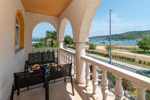 Day, Natural landscape, View (from property/room), Seating area, Sea view