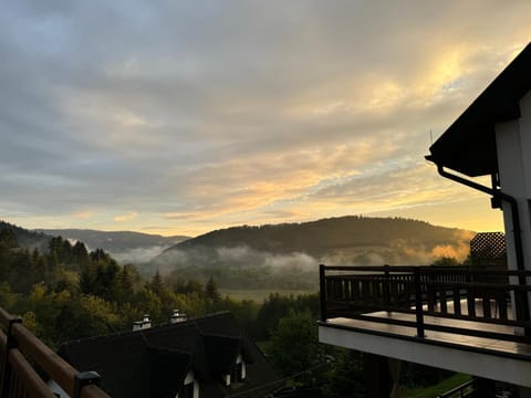 Balcony/Terrace, Mountain view
