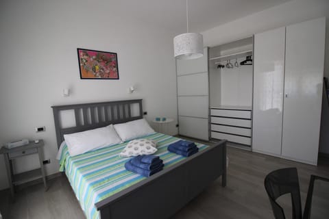 Bedroom, wardrobe