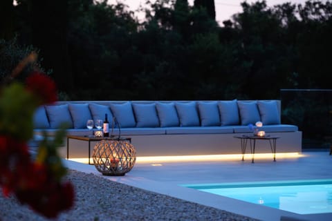 Seating area, Swimming pool