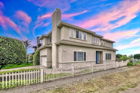 Amazing Beach House House in El Granada