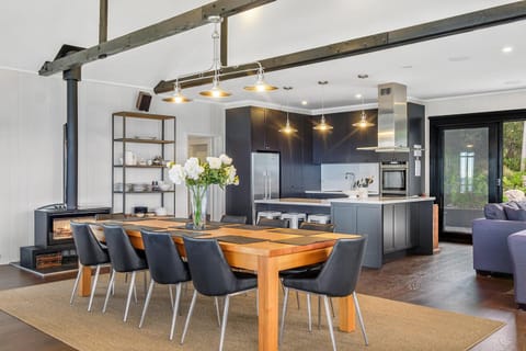 Hamptons on the Bay Nature lodge in Tasmania