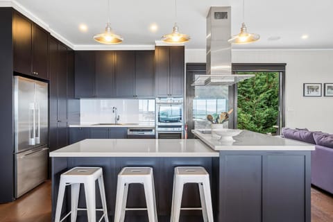 Hamptons on the Bay Nature lodge in Tasmania