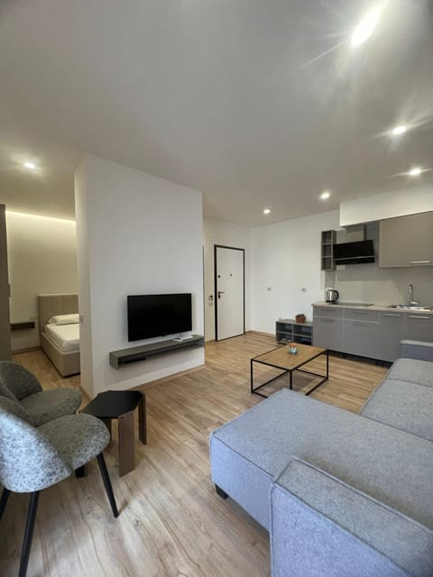 Communal lounge/ TV room, Kitchen or kitchenette, Living room, Seating area, Dining area